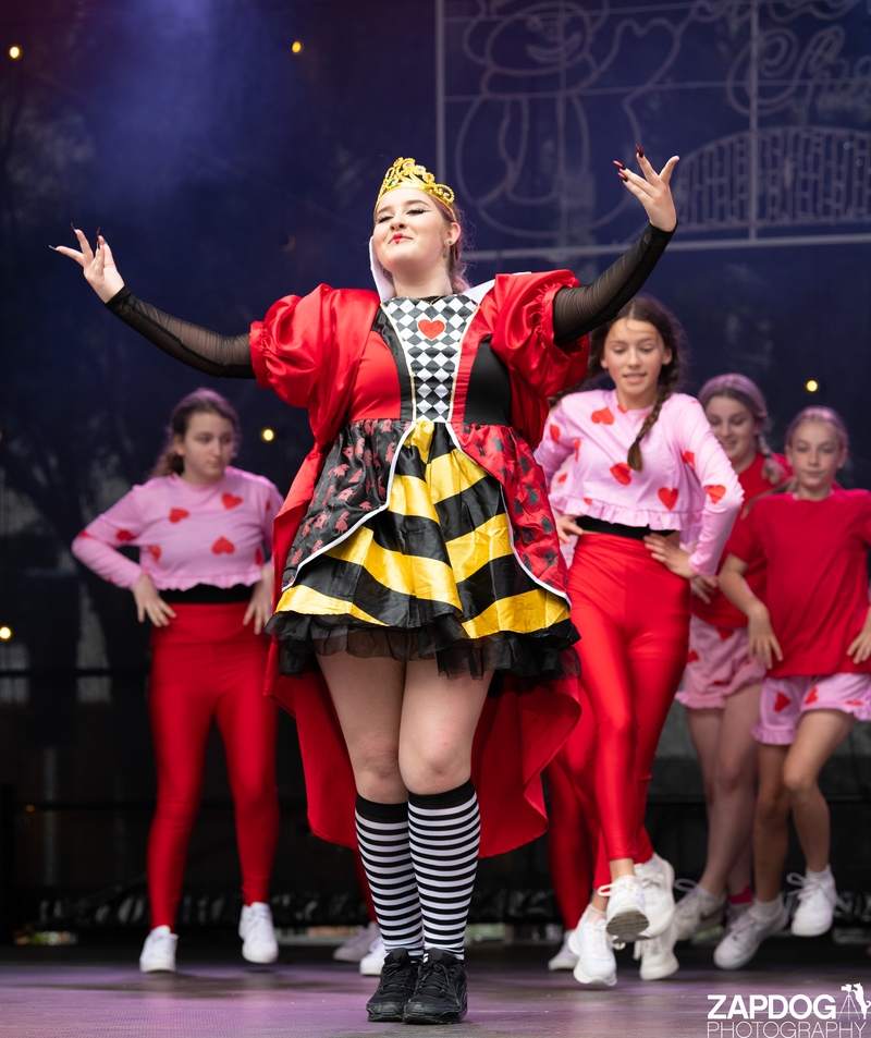 galleries/WellXmas2020/Performer27/mid/mid_welly2020-performers-7699.jpg