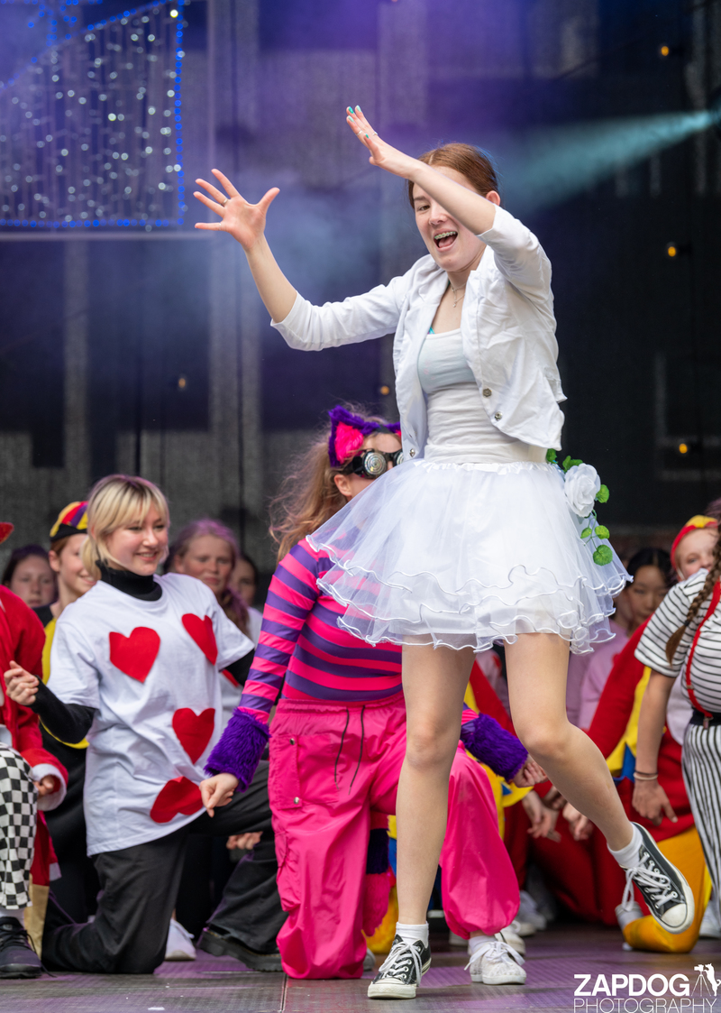 galleries/WellXmas2020/Performer27/mid/mid_welly2020-performers-8354.jpg