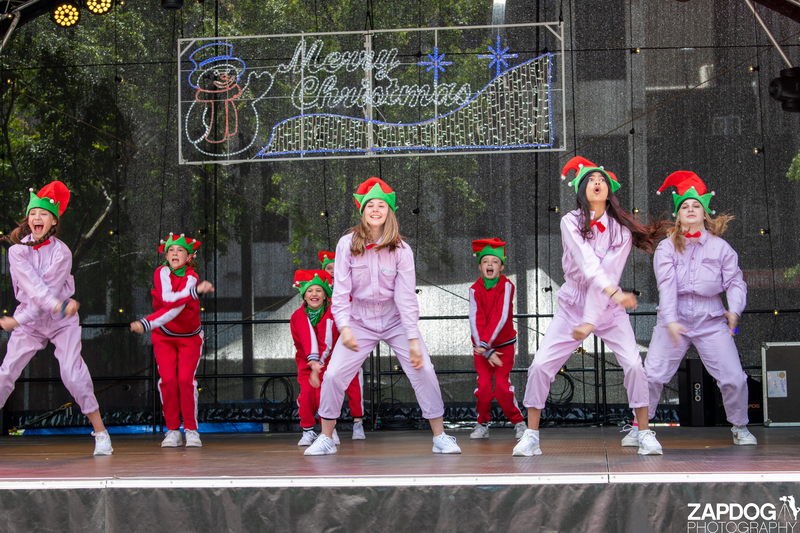 galleries/WellXmas2020/Performers/mid/mid_welly2020-performers-3752-2.jpg
