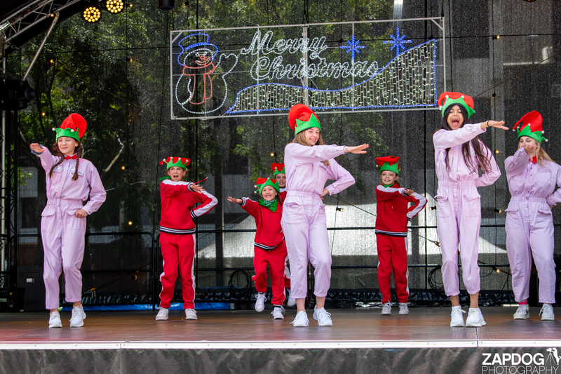 galleries/WellXmas2020/Performers/mid/mid_welly2020-performers-3754-2.jpg