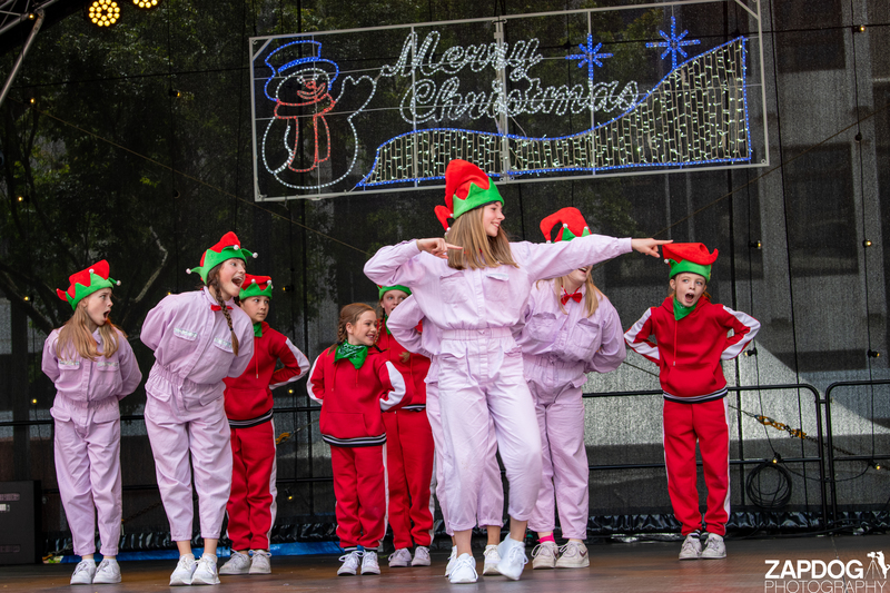 galleries/WellXmas2020/Performers/mid/mid_welly2020-performers-3782-2.jpg