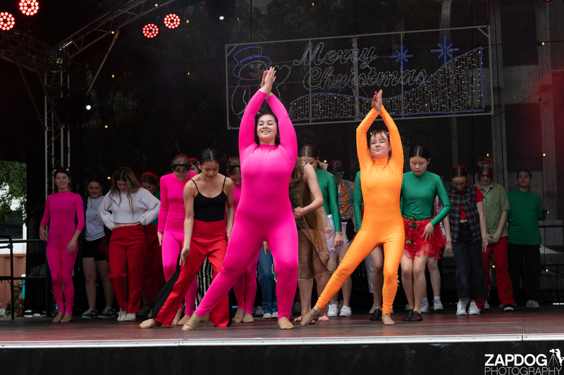 galleries/WellXmas2020/Performers10/mid/mid_welly-2-39.jpg