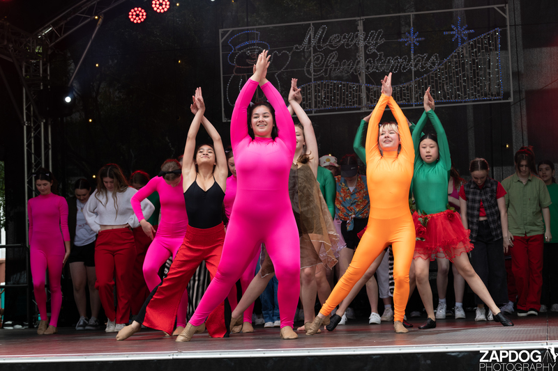 galleries/WellXmas2020/Performers10/mid/mid_welly-2-42.jpg