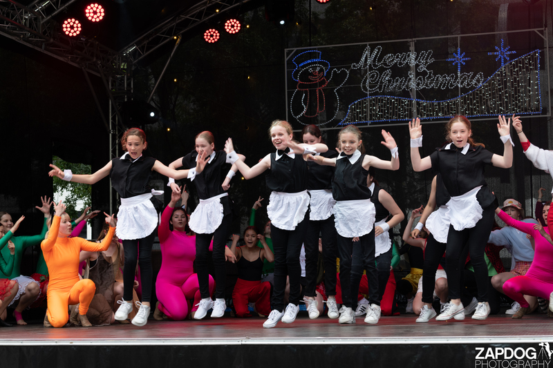 galleries/WellXmas2020/Performers10/mid/mid_welly-2-53.jpg