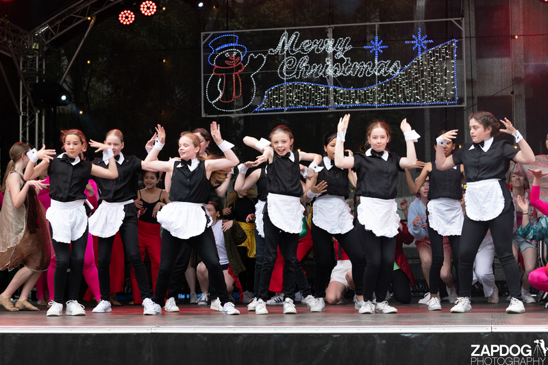 galleries/WellXmas2020/Performers10/mid/mid_welly-2-62.jpg