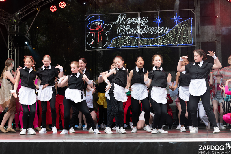 galleries/WellXmas2020/Performers10/mid/mid_welly-2-63.jpg