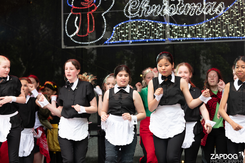 galleries/WellXmas2020/Performers10/mid/mid_welly-2-65.jpg