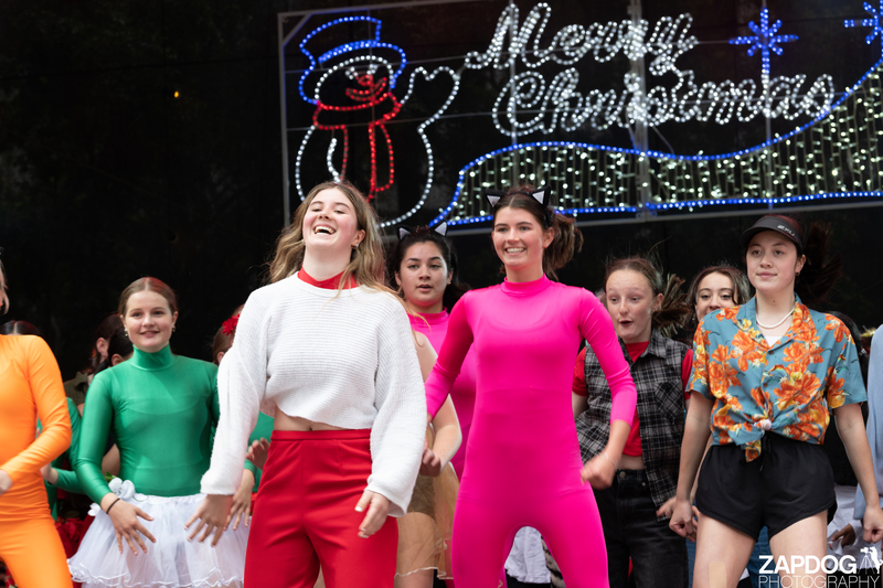 galleries/WellXmas2020/Performers10/mid/mid_welly-2-66.jpg