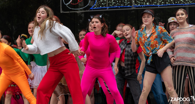 galleries/WellXmas2020/Performers10/mid/mid_welly-2-71.jpg