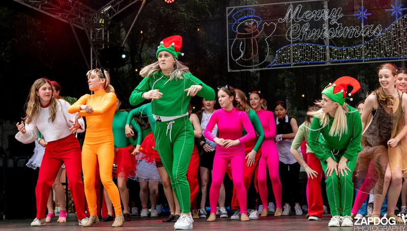 galleries/WellXmas2020/Performers10/mid/mid_welly-2-80.jpg