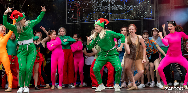 galleries/WellXmas2020/Performers10/mid/mid_welly-2-82.jpg