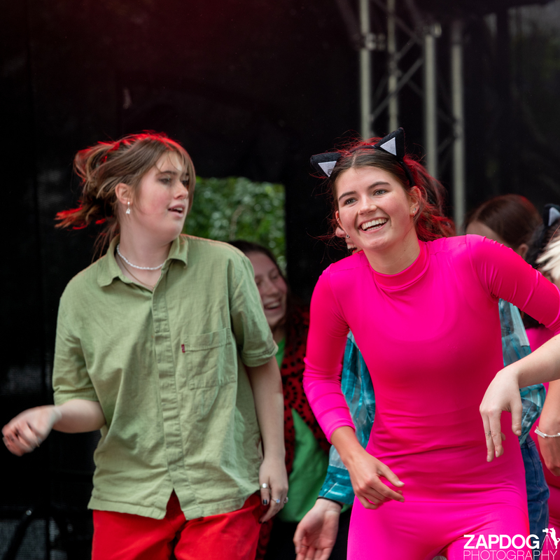 galleries/WellXmas2020/Performers10/mid/mid_welly-2-94.jpg