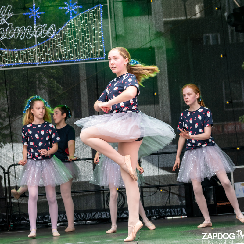 galleries/WellXmas2020/Performers11/mid/mid_welly-2-10.jpg
