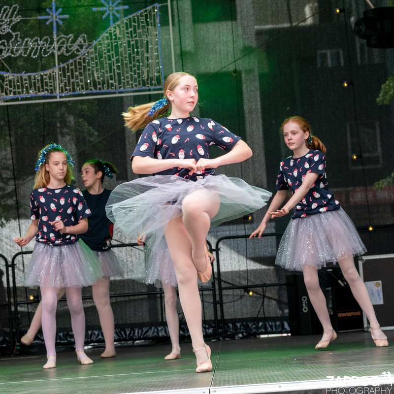 galleries/WellXmas2020/Performers11/mid/mid_welly-2-11.jpg