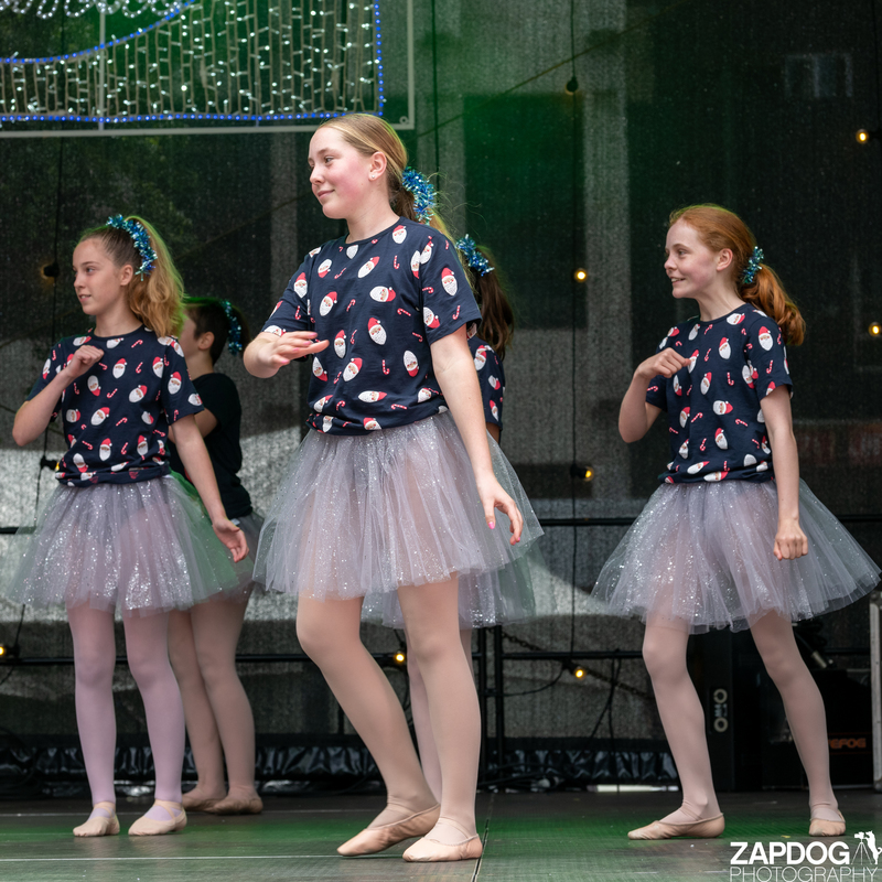 galleries/WellXmas2020/Performers11/mid/mid_welly-2-13.jpg