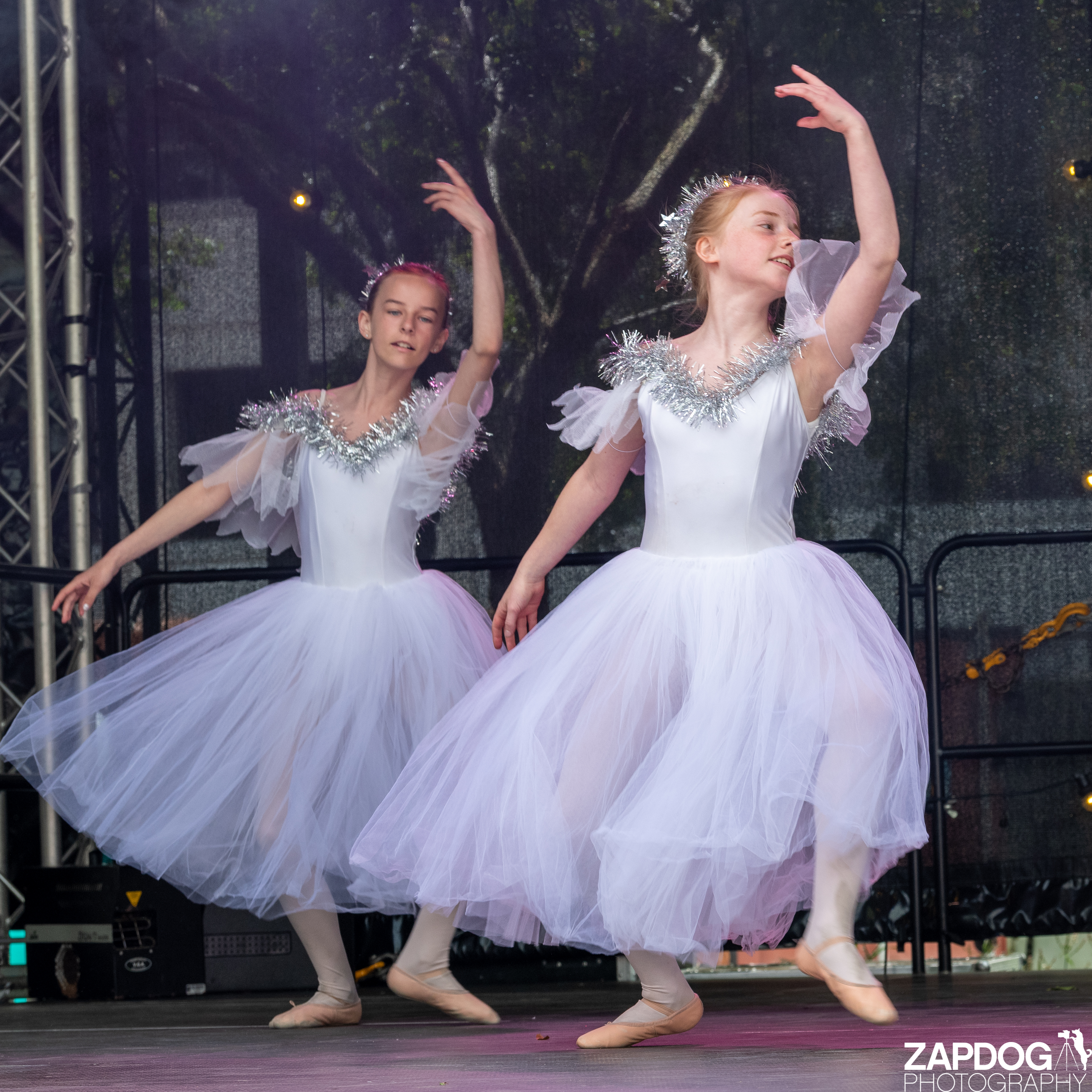 galleries/WellXmas2020/Performers15/welly2020-performers-5654-2.jpg