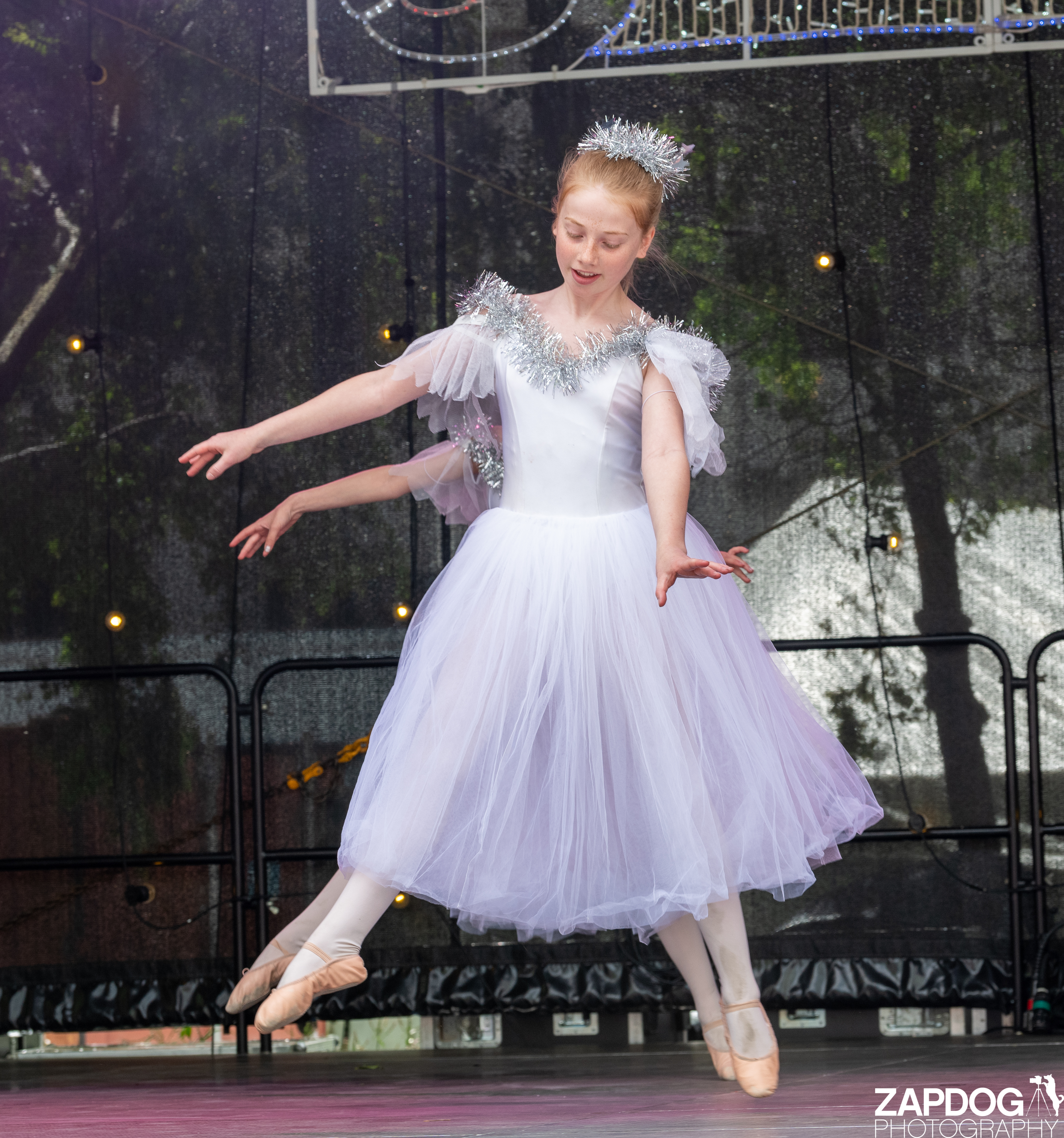 galleries/WellXmas2020/Performers15/welly2020-performers-5658-2.jpg