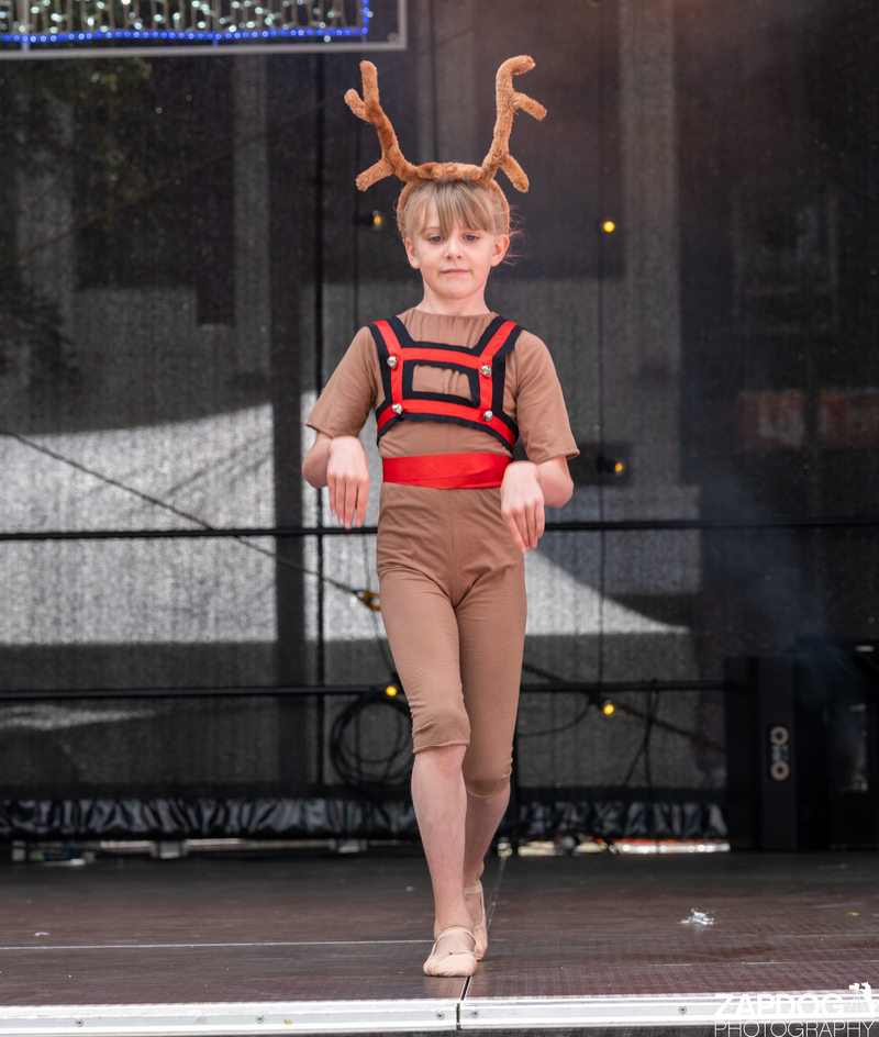 galleries/WellXmas2020/Performers16/mid/mid_welly2020-performers-5768-2.jpg