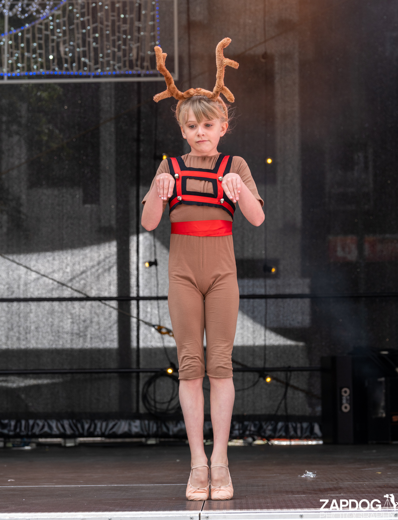 galleries/WellXmas2020/Performers16/mid/mid_welly2020-performers-5770-2.jpg