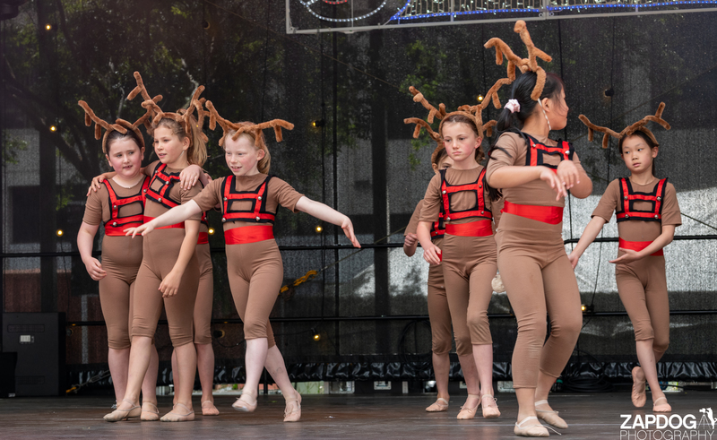 galleries/WellXmas2020/Performers16/mid/mid_welly2020-performers-5815-2.jpg