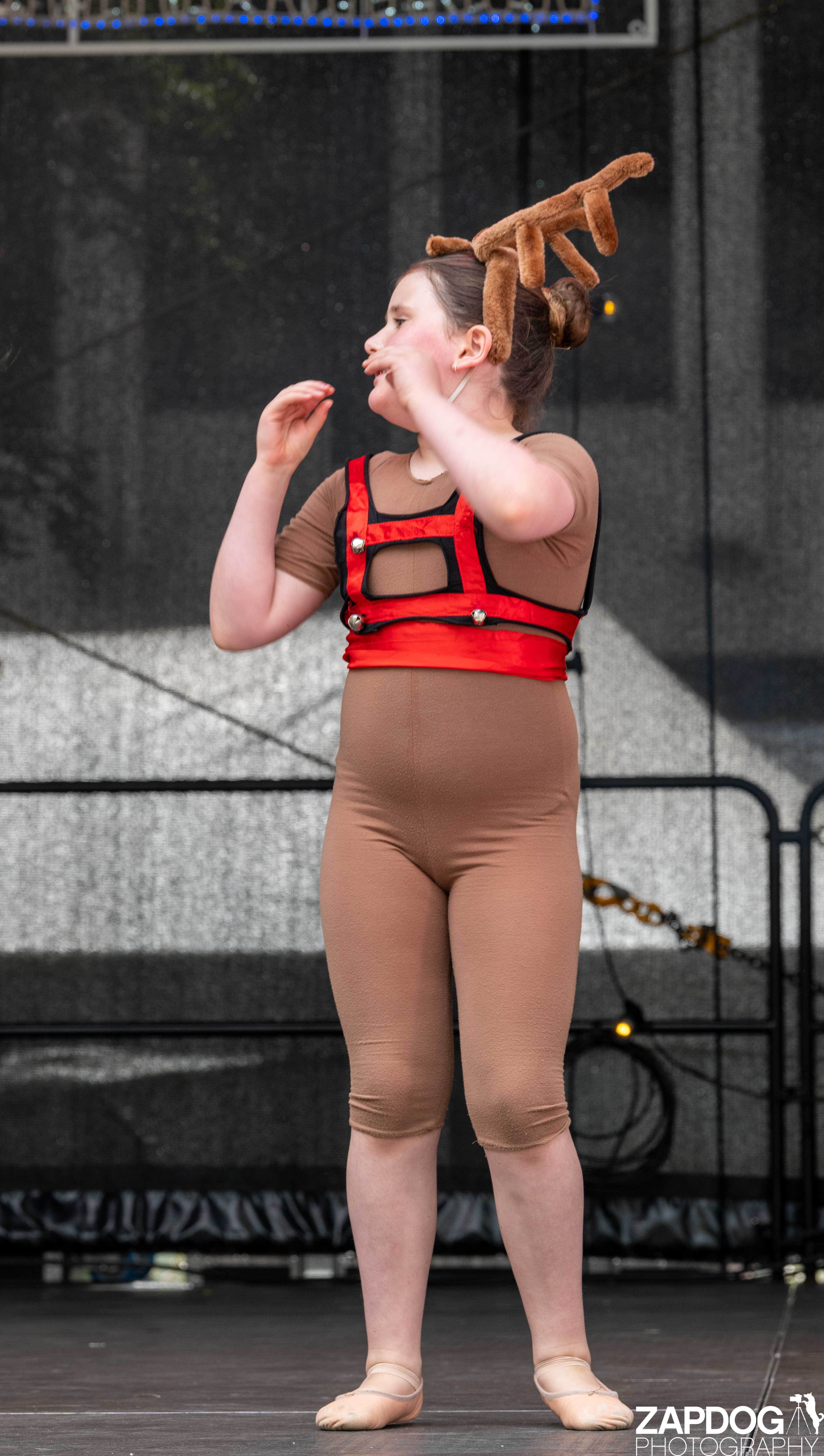 galleries/WellXmas2020/Performers16/welly2020-performers-5852-2.jpg