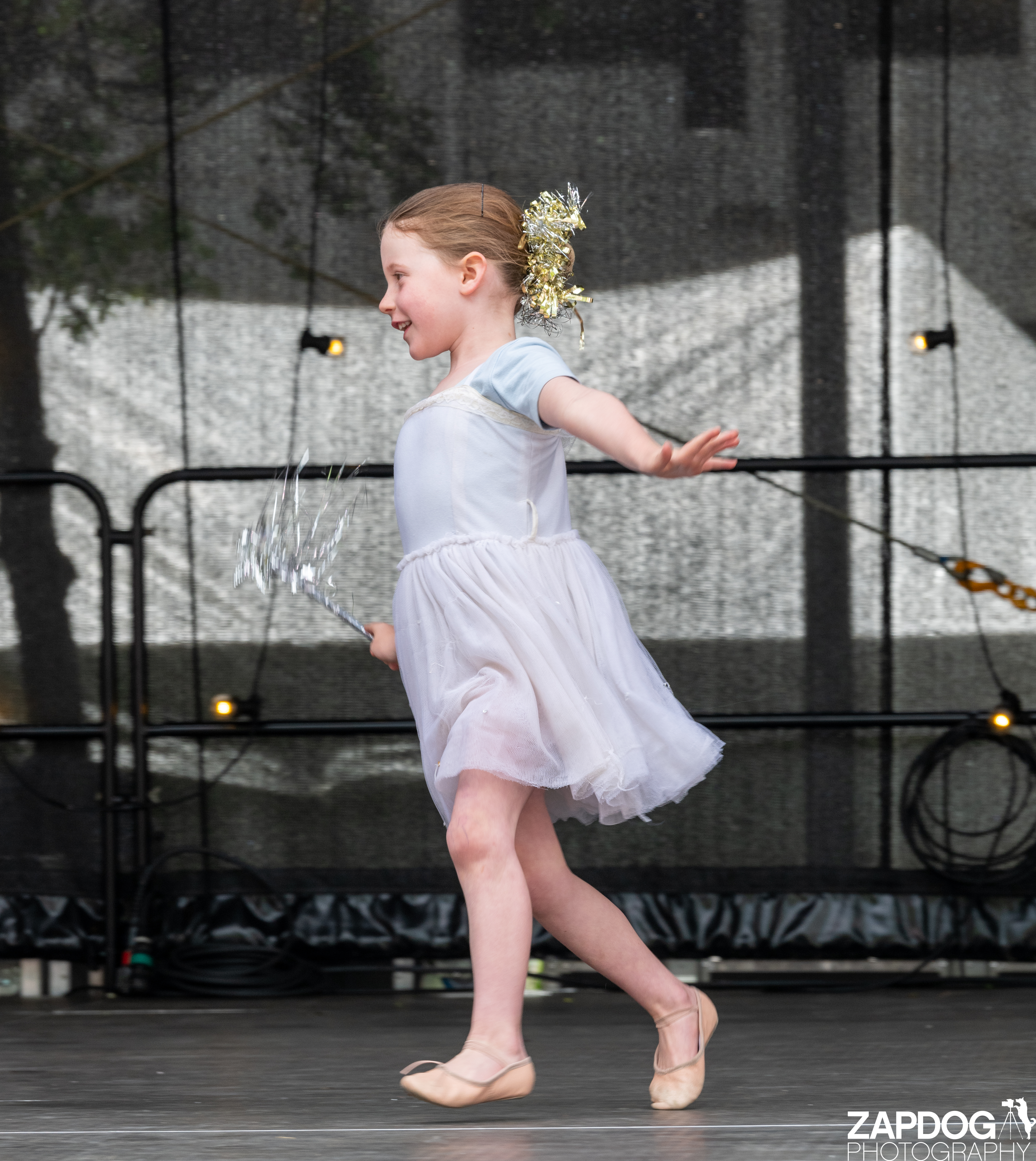 galleries/WellXmas2020/Performers17/welly2020-performers-5905-2.jpg