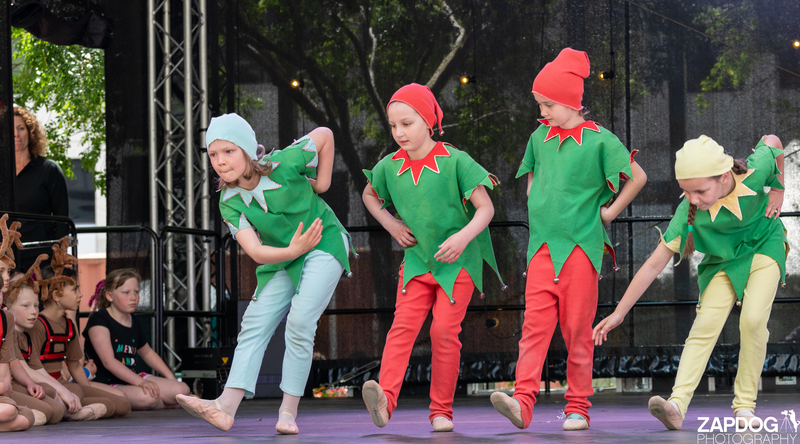 galleries/WellXmas2020/Performers18/mid/mid_welly2020-performers-6007-2.jpg