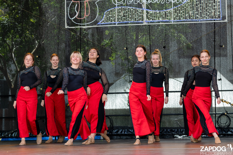 galleries/WellXmas2020/Performers2/mid/mid_welly2020-performers-3833-2.jpg