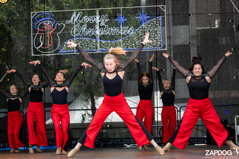 galleries/WellXmas2020/Performers2/mid/mid_welly2020-performers-3931-2.jpg