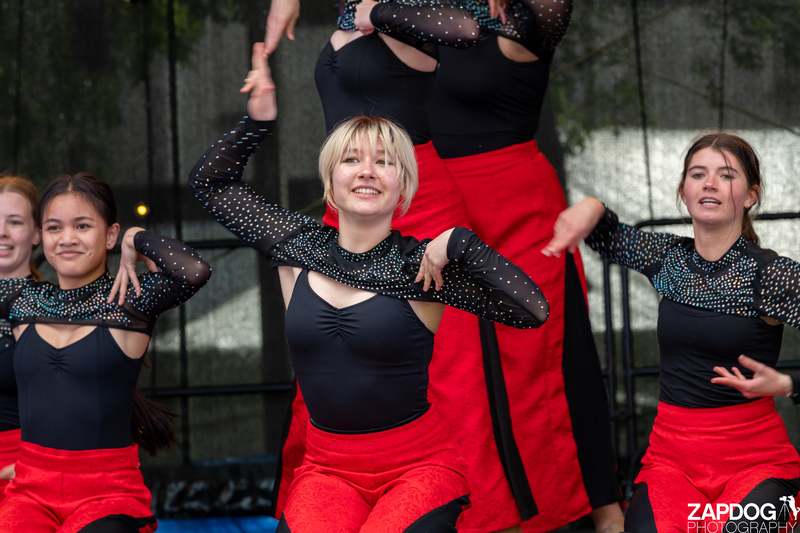 galleries/WellXmas2020/Performers2/mid/mid_welly2020-performers-3984-2.jpg