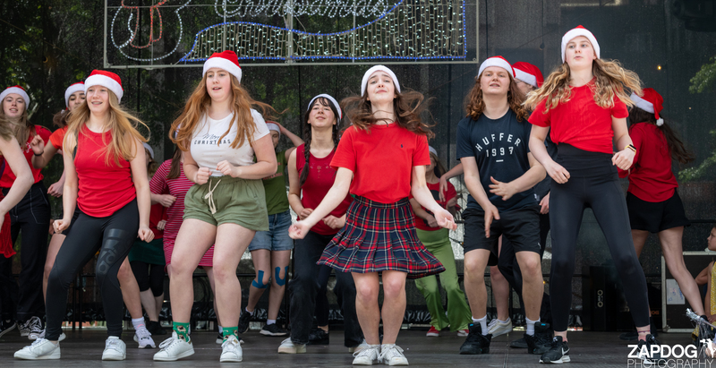 galleries/WellXmas2020/Performers20/mid/mid_welly2020-performers-6181-2.jpg