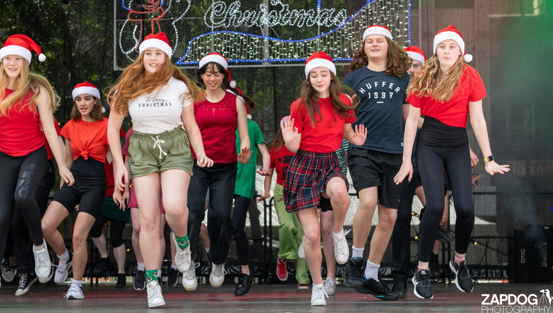 galleries/WellXmas2020/Performers20/mid/mid_welly2020-performers-6195-2.jpg