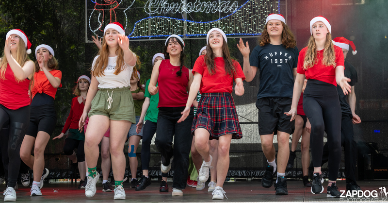 galleries/WellXmas2020/Performers20/mid/mid_welly2020-performers-6196-2.jpg