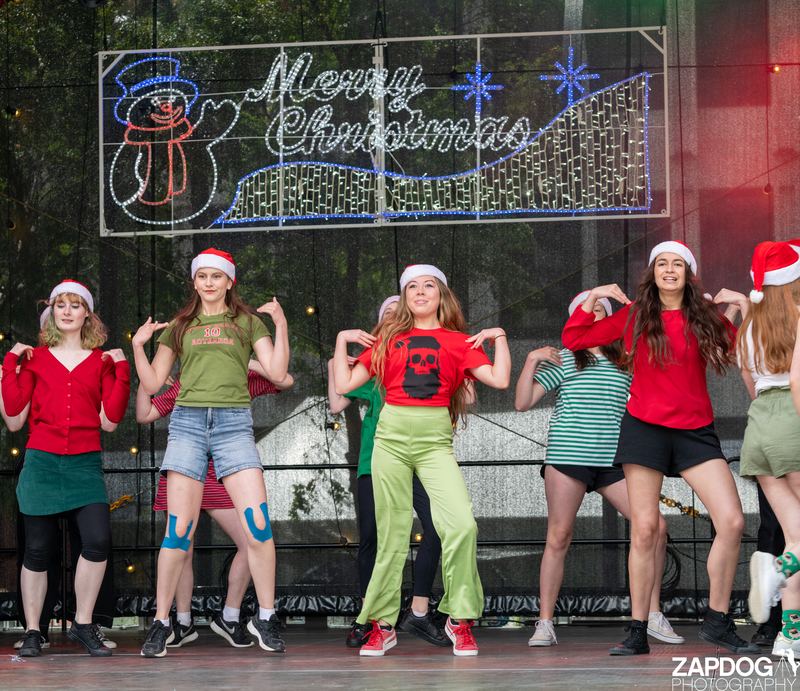 galleries/WellXmas2020/Performers20/mid/mid_welly2020-performers-6221-2.jpg