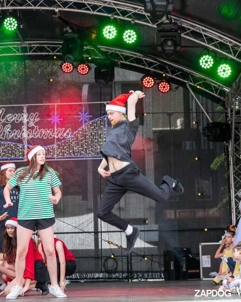 galleries/WellXmas2020/Performers20/mid/mid_welly2020-performers-6267-2.jpg