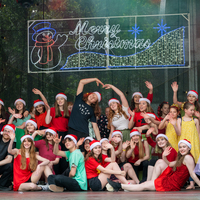 galleries/WellXmas2020/Performers20/thumbs/th_welly2020-performers-6346-2.jpg