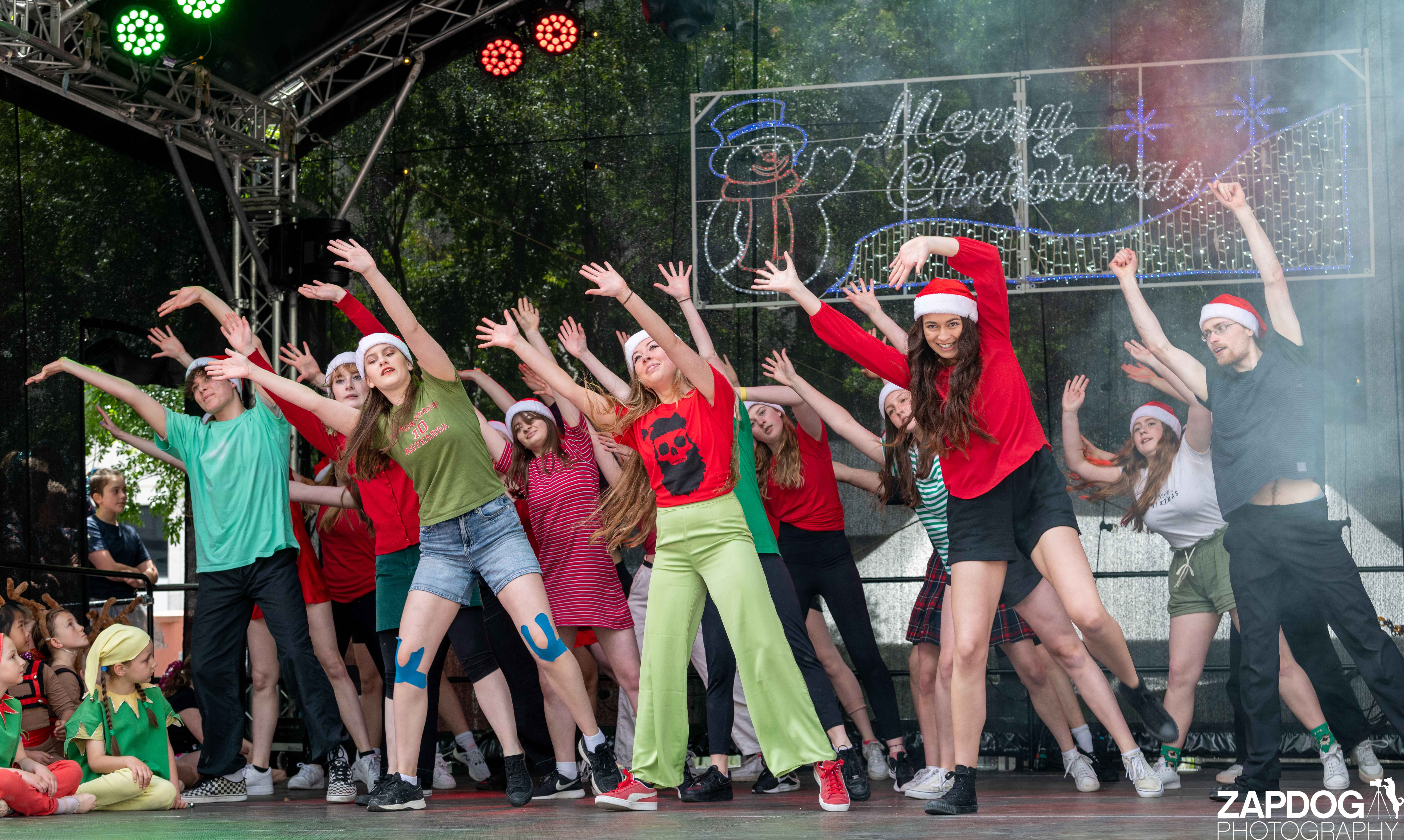 galleries/WellXmas2020/Performers20/welly2020-performers-6232-2.jpg