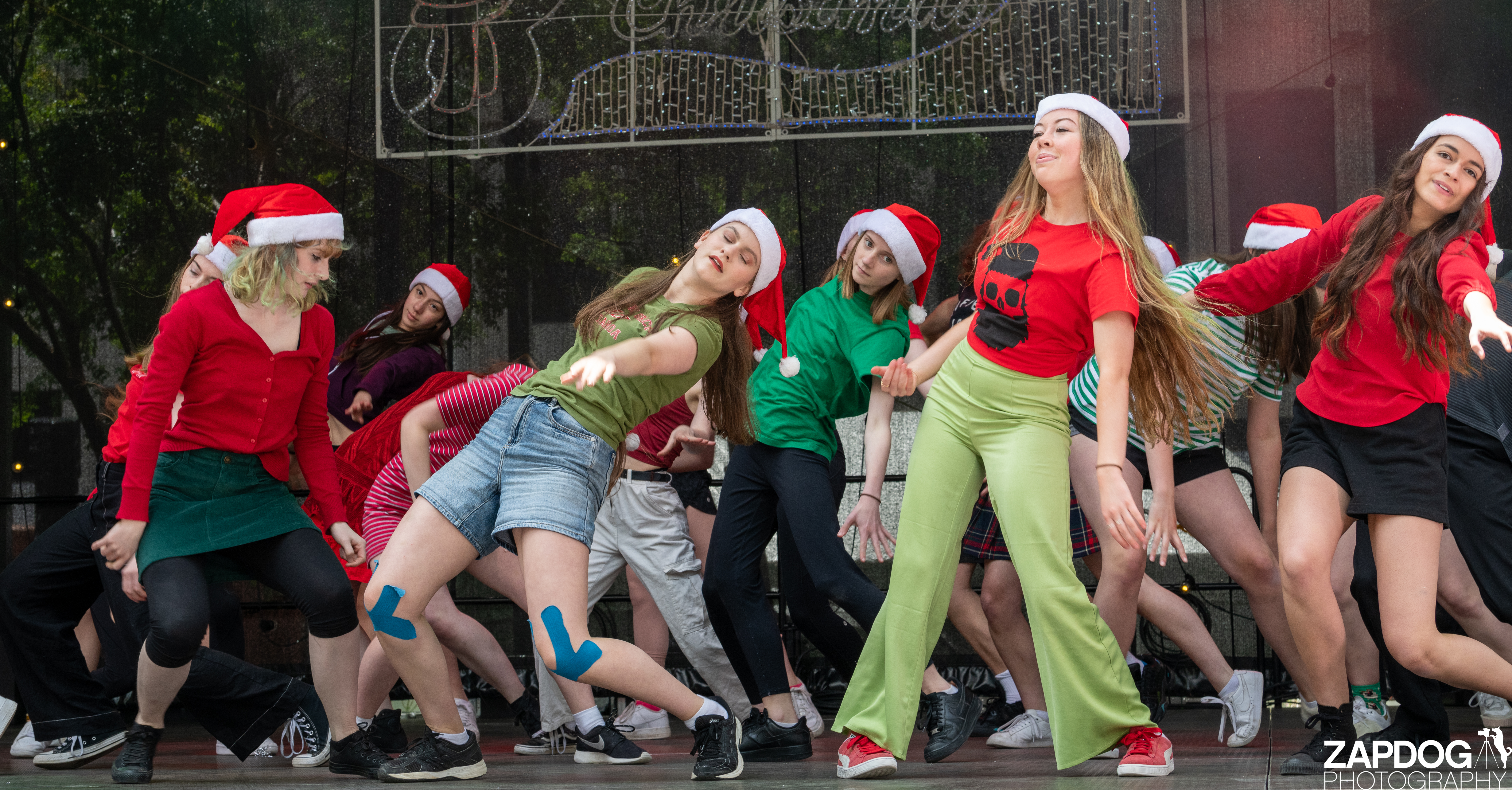 galleries/WellXmas2020/Performers20/welly2020-performers-6339-2.jpg
