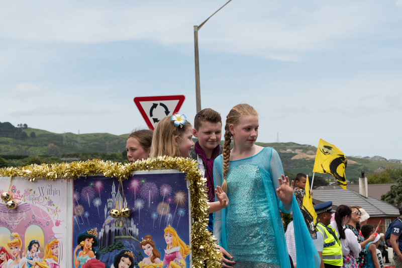 galleries/tawaxmas2018/parade04/mid/mid_tawaxmas2018-1050.jpg