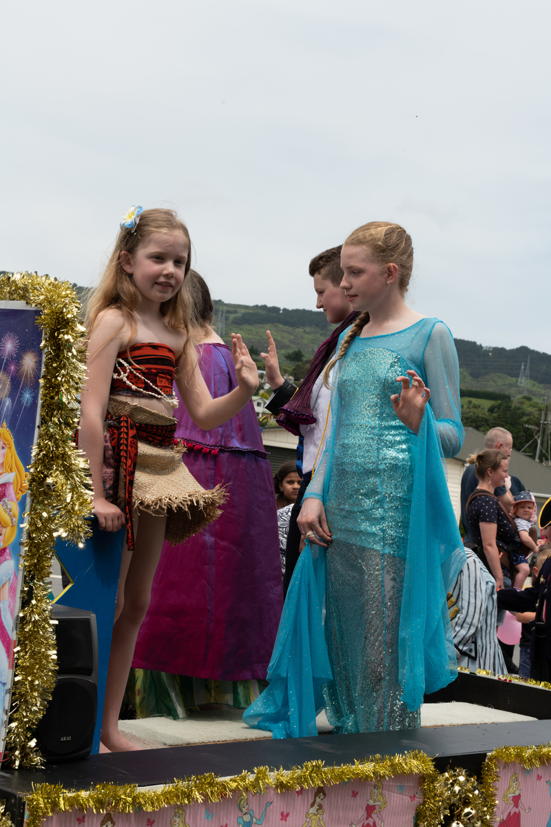 galleries/tawaxmas2018/parade04/mid/mid_tawaxmas2018-1057.jpg