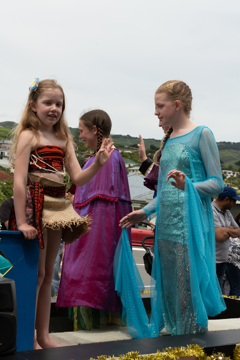 galleries/tawaxmas2018/parade04/mid/mid_tawaxmas2018-1058.jpg