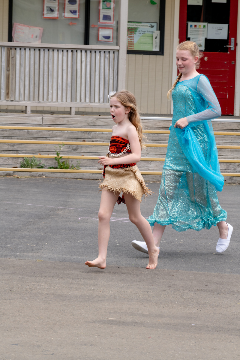 galleries/tawaxmas2018/parade04/mid/mid_tawaxmas2018-1240.jpg