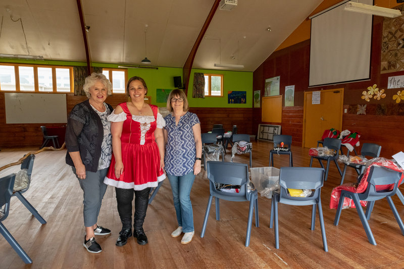 galleries/tawaxmas2018/preparation/mid/mid_tawaxmas2018-1009.jpg
