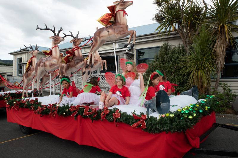 galleries/tawaxmas2018/preparation/mid/mid_tawaxmas2018-1107.jpg