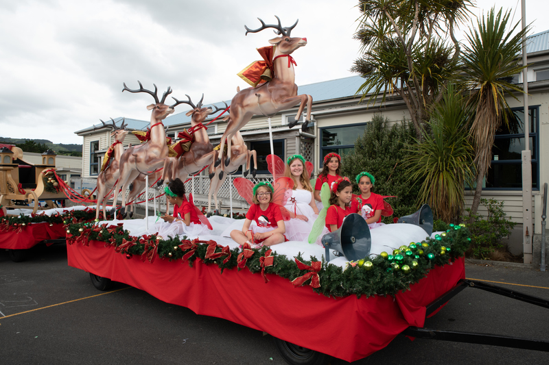 galleries/tawaxmas2018/preparation/mid/mid_tawaxmas2018-1113.jpg