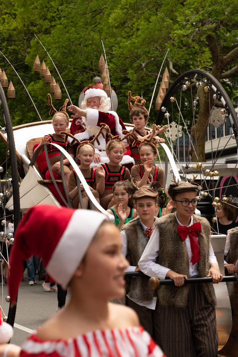 galleries/wellyxmas2018/gallery1/mid/mid_xmas2018-1120.jpg