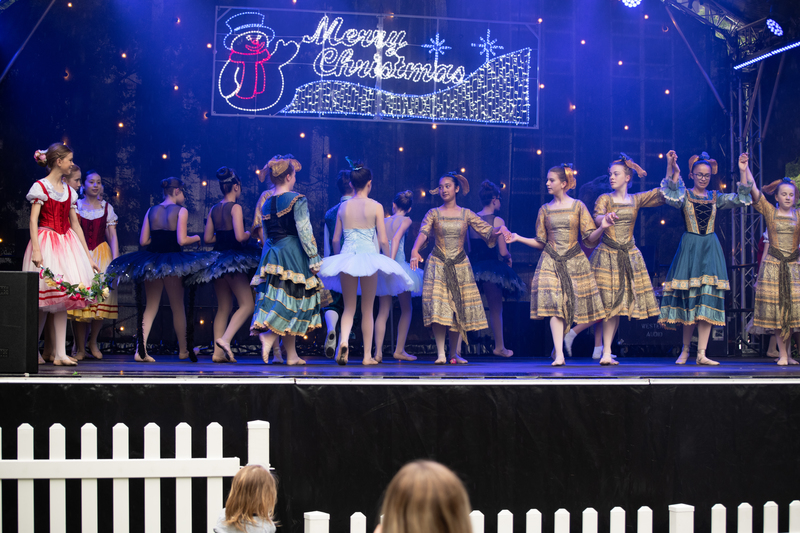 galleries//wellyxmas2018/gallery13/mid/mid_xmas2018-1010.jpg