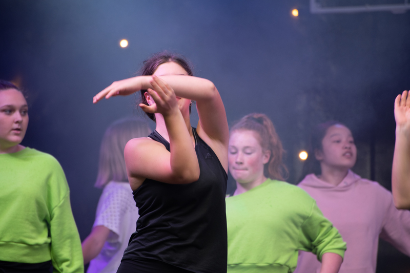 galleries//wellyxmas2018/gallery19/mid/mid_xmas2018-1053.jpg