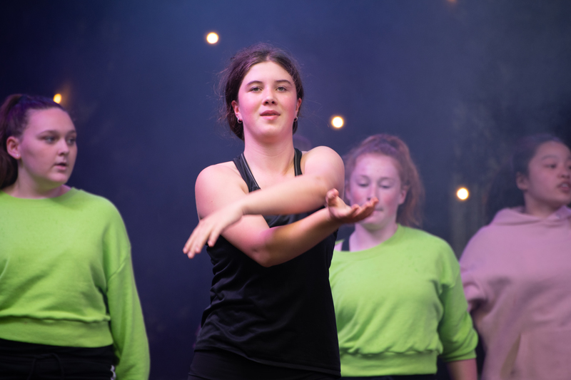 galleries//wellyxmas2018/gallery19/mid/mid_xmas2018-1054.jpg