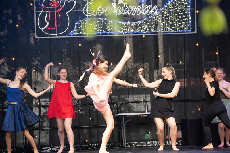 galleries//wellyxmas2018/gallery26/mid/mid_xmas2018-1028.jpg